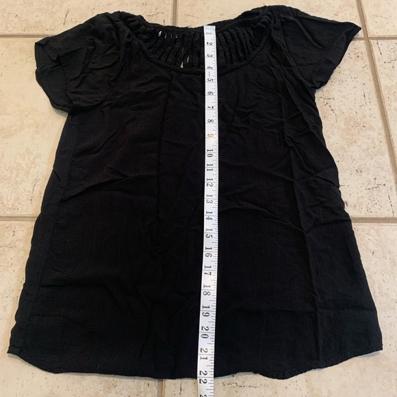Maurices Black Cut-Out Detail Short Sleeve Top, Size XS - Picture 7 of 7